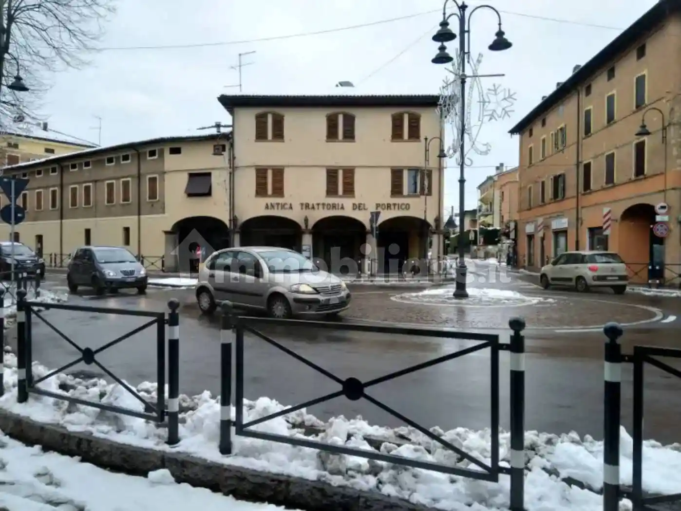 Palazzo - Edificio in vendita a Formigine