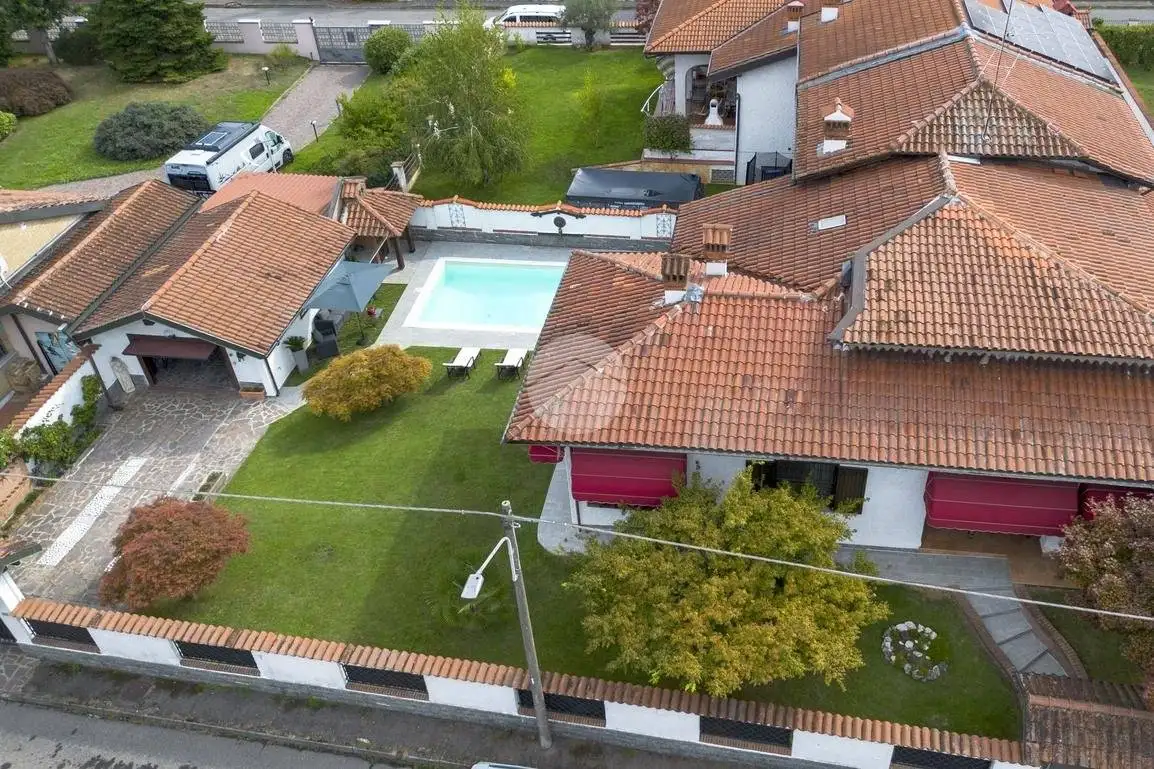 Villa in vendita a Vermezzo con Zelo