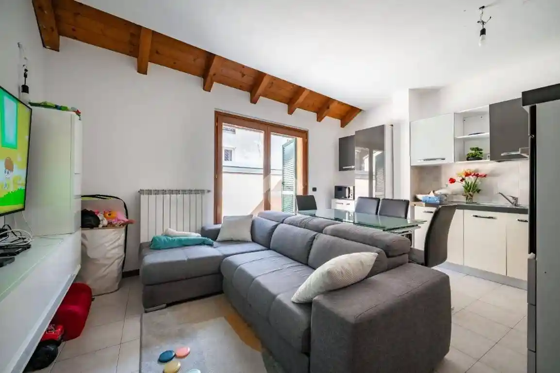 Appartamento in vendita a Valmadrera