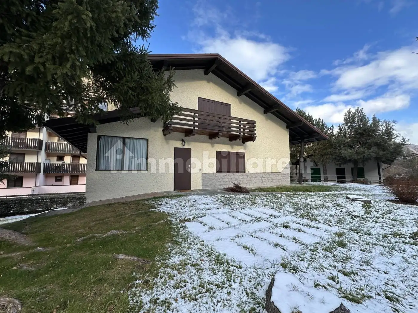 Villa unifamiliare via Cesare Cantù 41, San Pietro, Corteno Golgi - foto 2