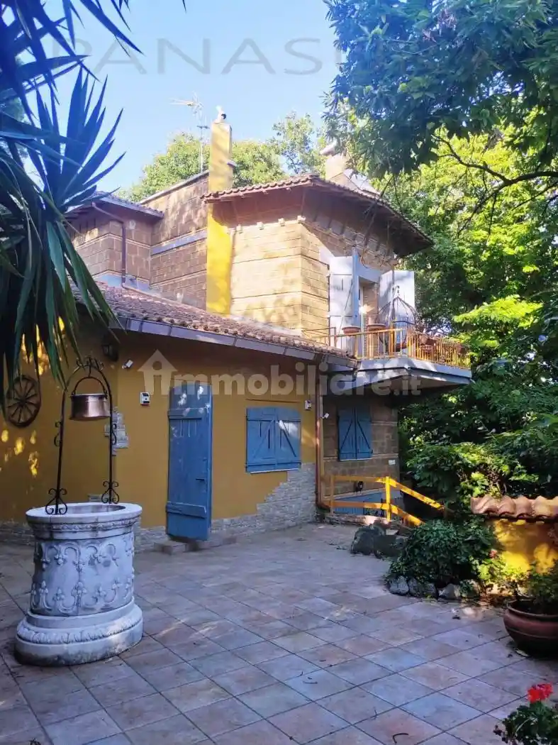 Villa in vendita a Ariccia