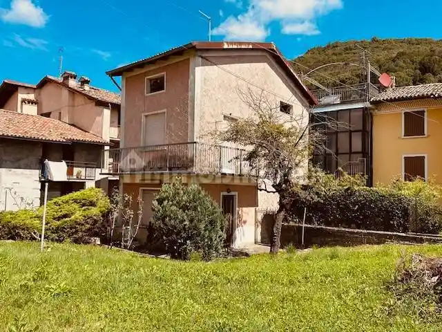 Rustico - Casale in vendita a Nembro