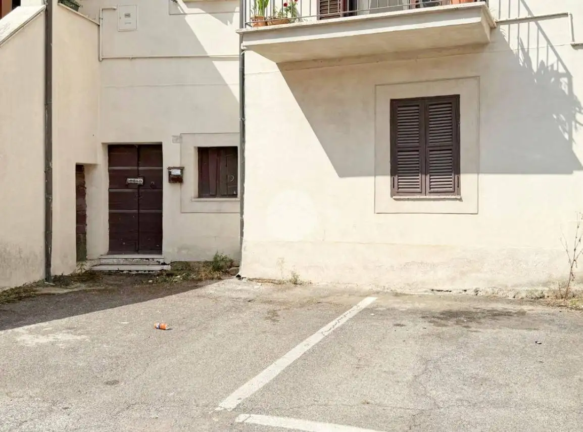 Bilocale piazza massimo d'azeglio 7, Centro, Castel Sant'Elia - foto 2