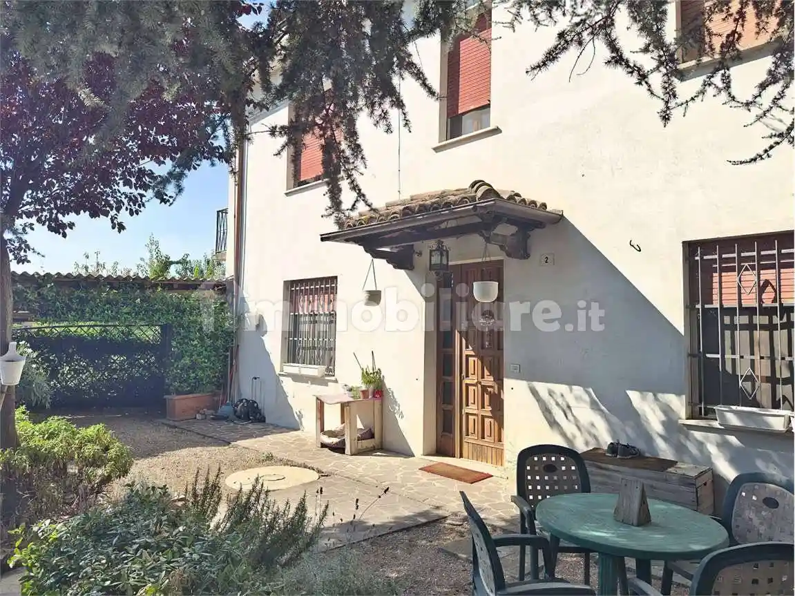 Casa indipendente in vendita a Novi di Modena