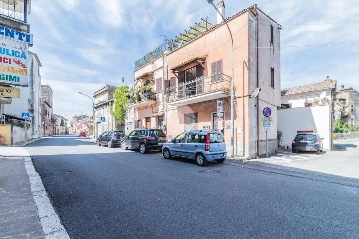 Quadrilocale via giuseppe verdi 42, Centro, Castel Sant'Elia - foto 2