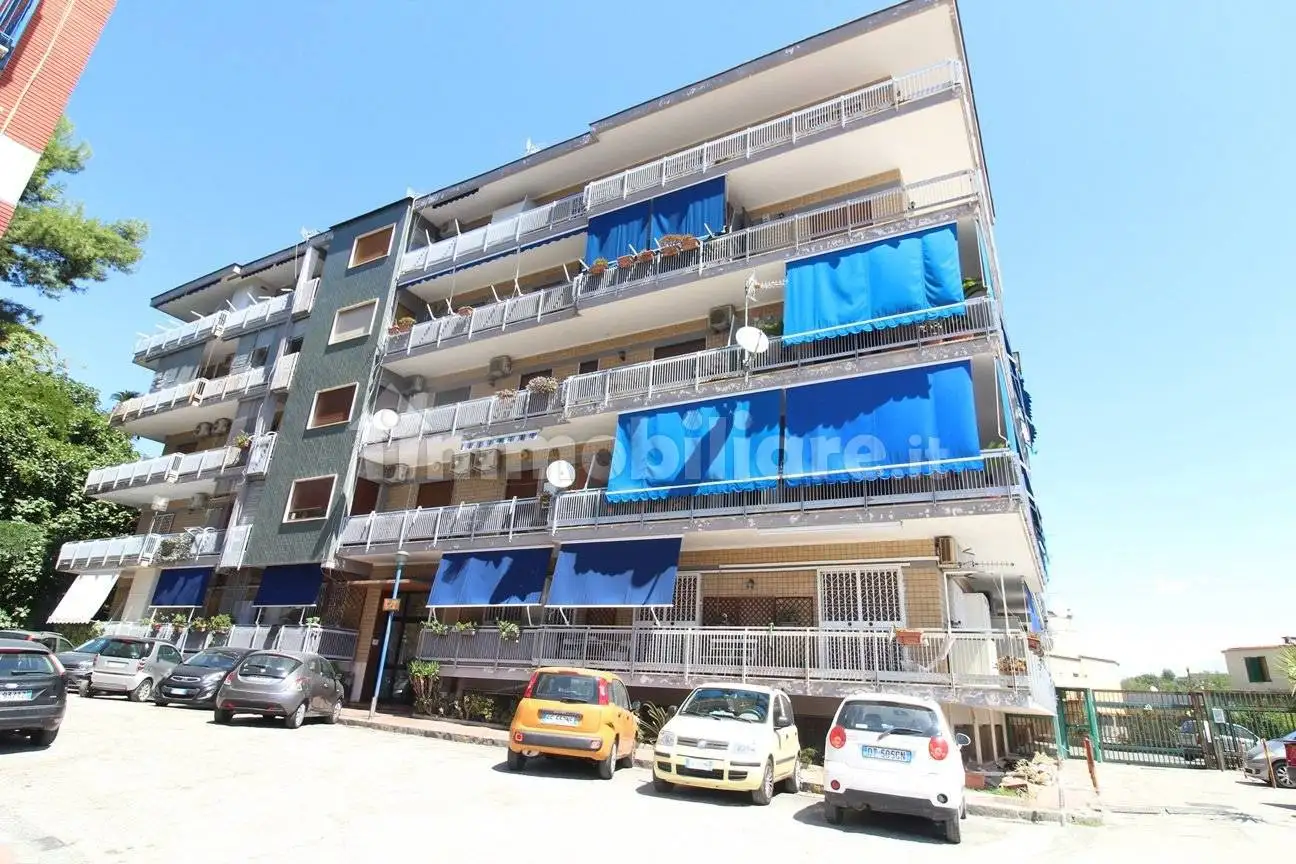 Appartamento in vendita a Napoli