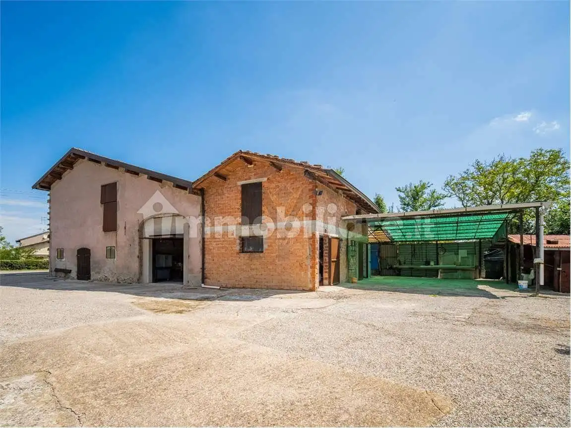 Rustico - Casale in vendita a Viano