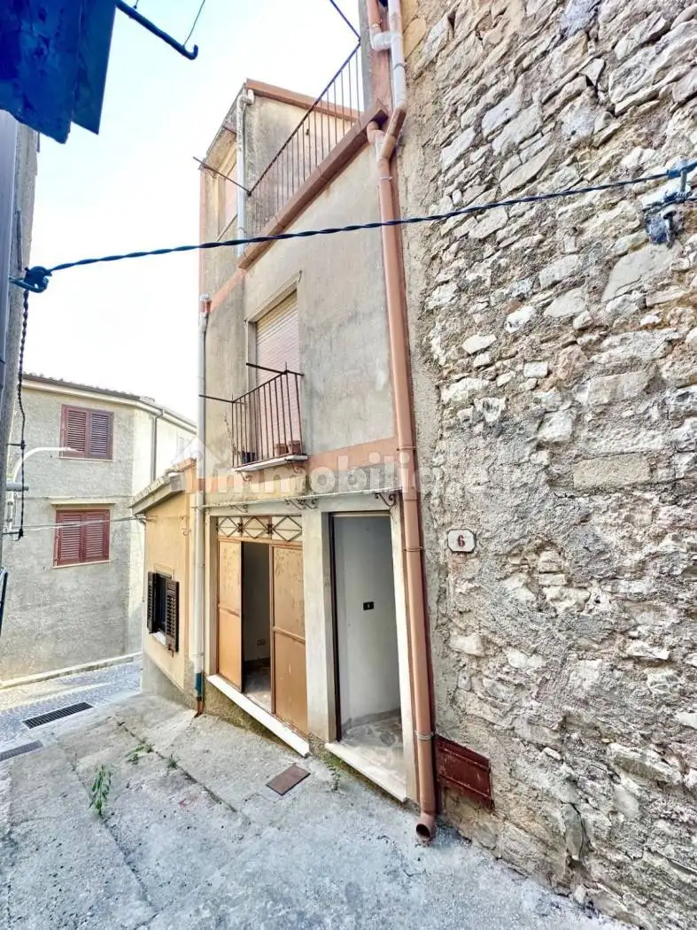 Casa indipendente in vendita a Bisacquino