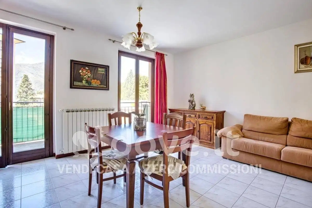 Appartamento in vendita a Maccagno con Pino e Veddasca