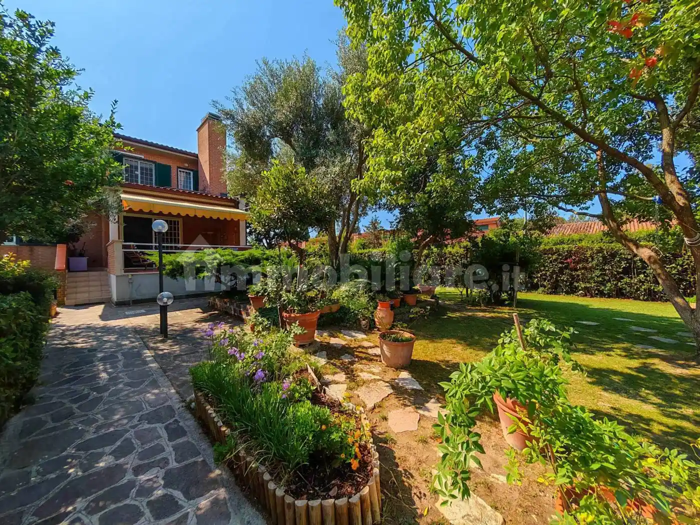 Villa unifamiliare via Antifonte di Ramnunte, Casal Palocco, Roma - foto 2