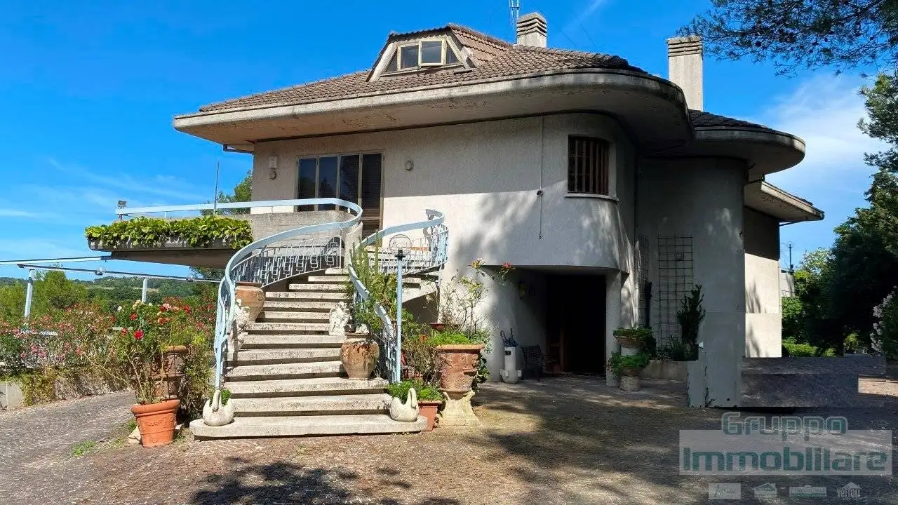Villa in vendita a Pesaro