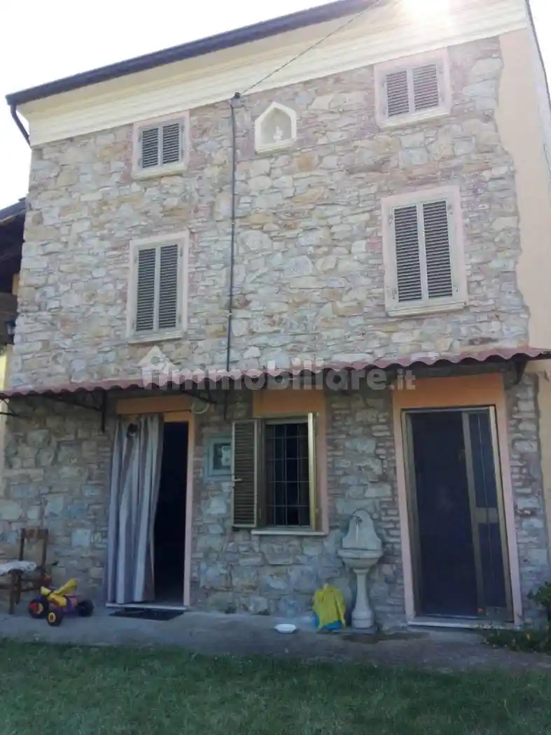 Rustico - Casale in vendita a Alta Val Tidone