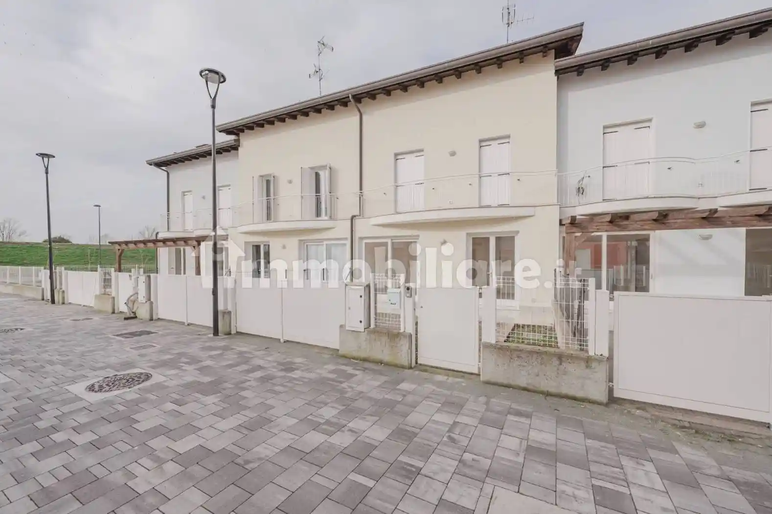 Palazzo - Edificio in vendita a Caorle