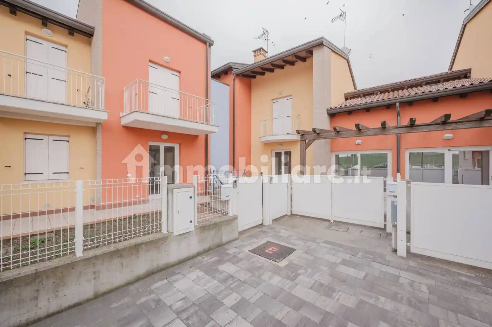 Palazzo - Edificio in vendita a Caorle