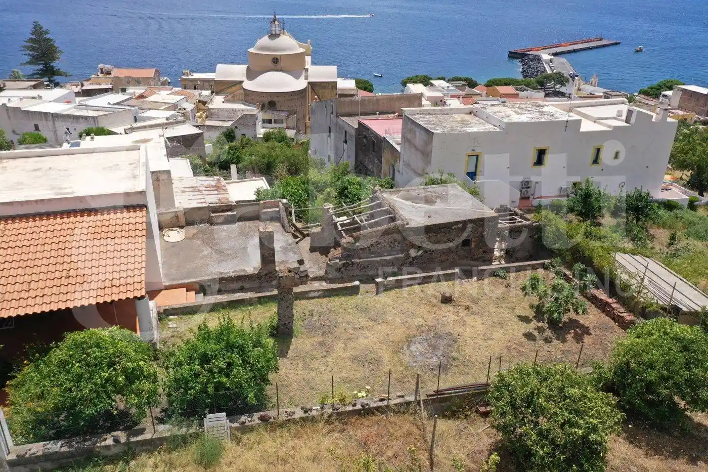 Casa indipendente in vendita a Santa Marina Salina