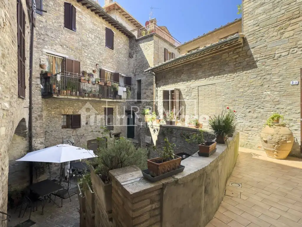 Appartamento in vendita a Montone