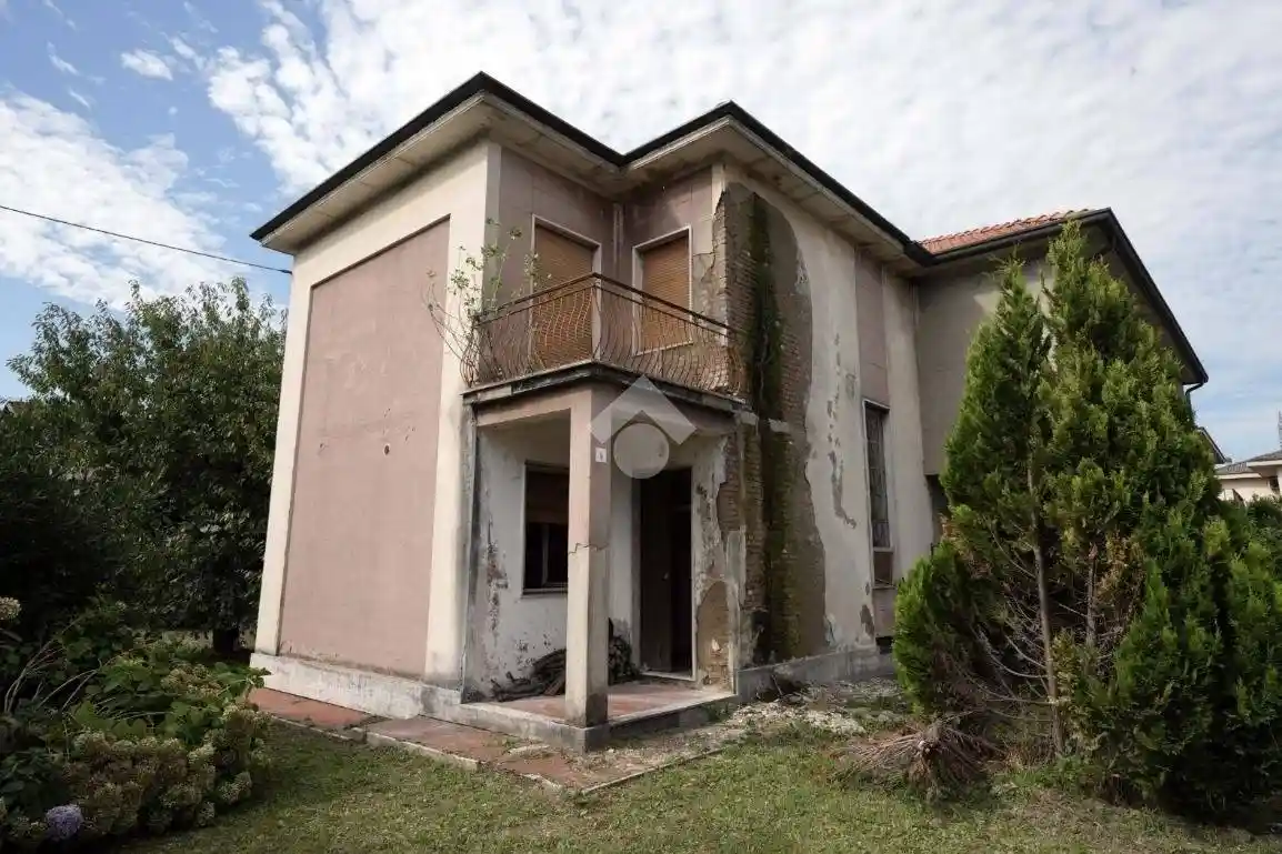 Villa in vendita a Sovico