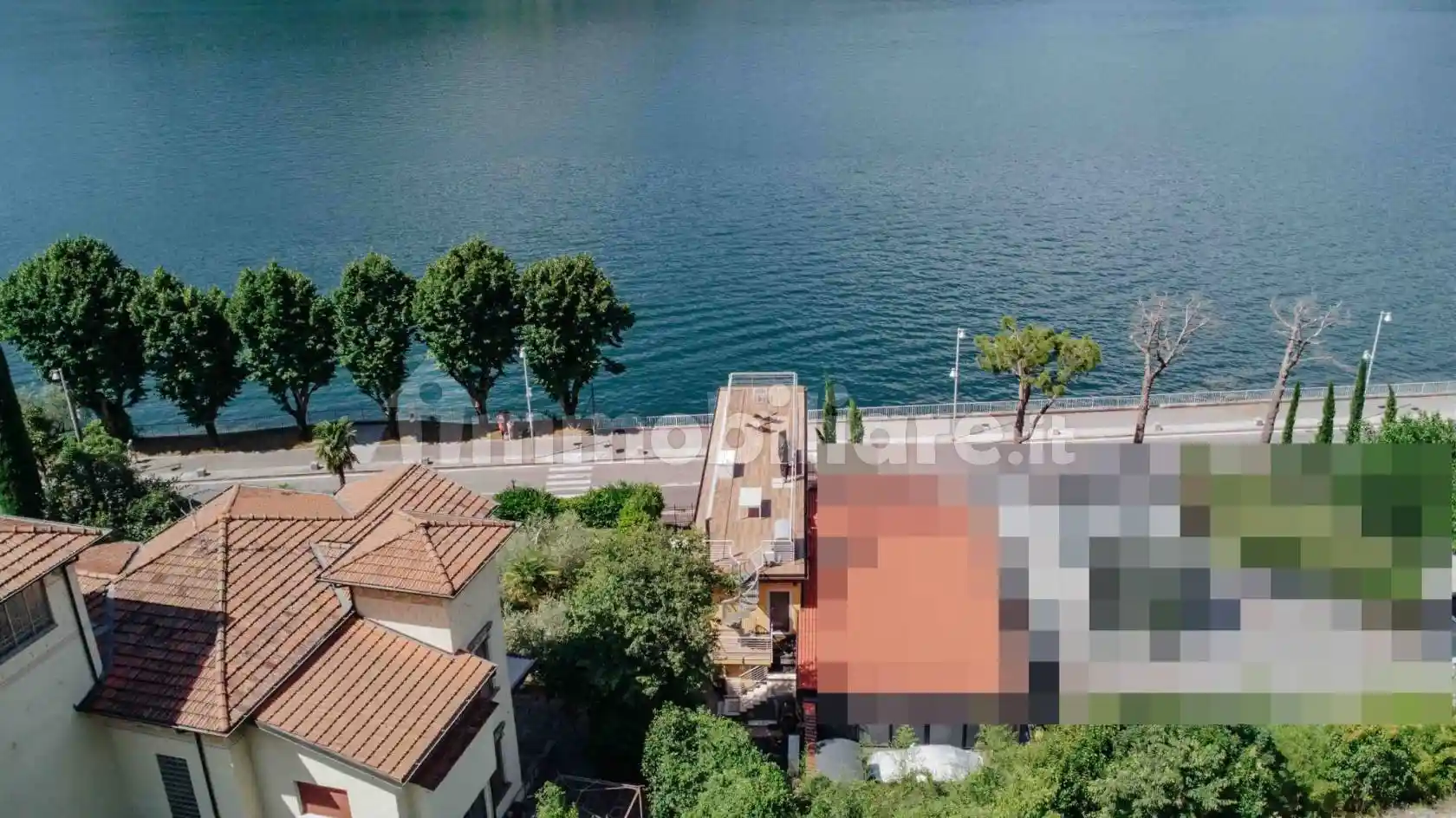 Villa in vendita a Sale Marasino