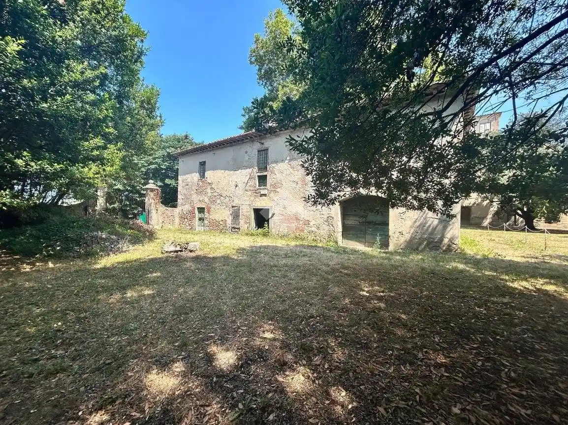 Villa in vendita a Cascina