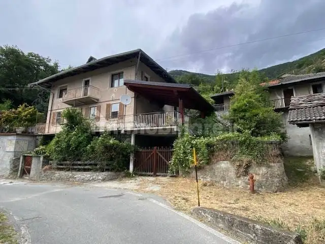 Casa indipendente in vendita a Quart