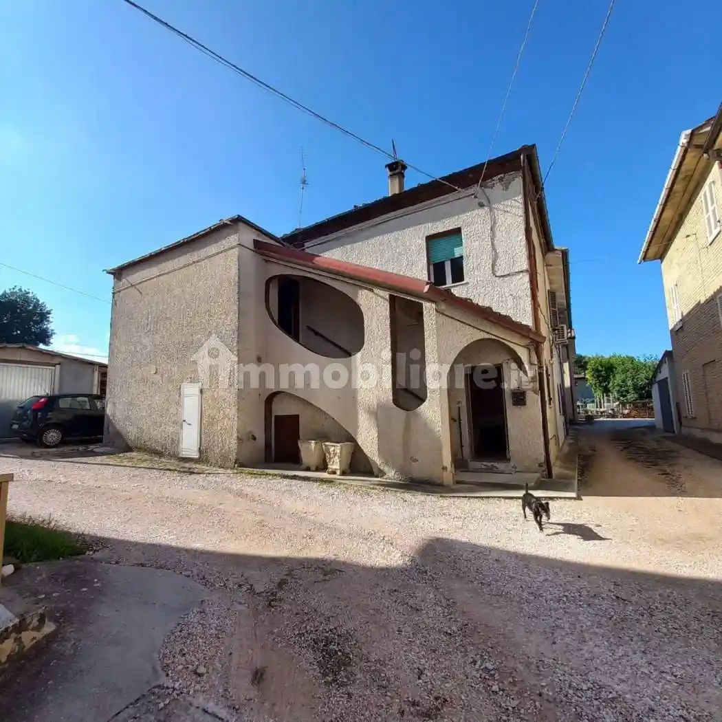 Casa indipendente in vendita a Falerone