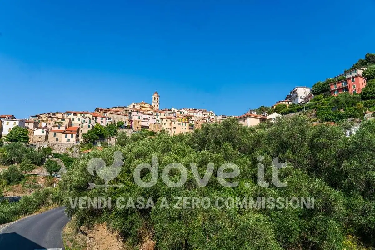 Appartamento in vendita a Pietrabruna