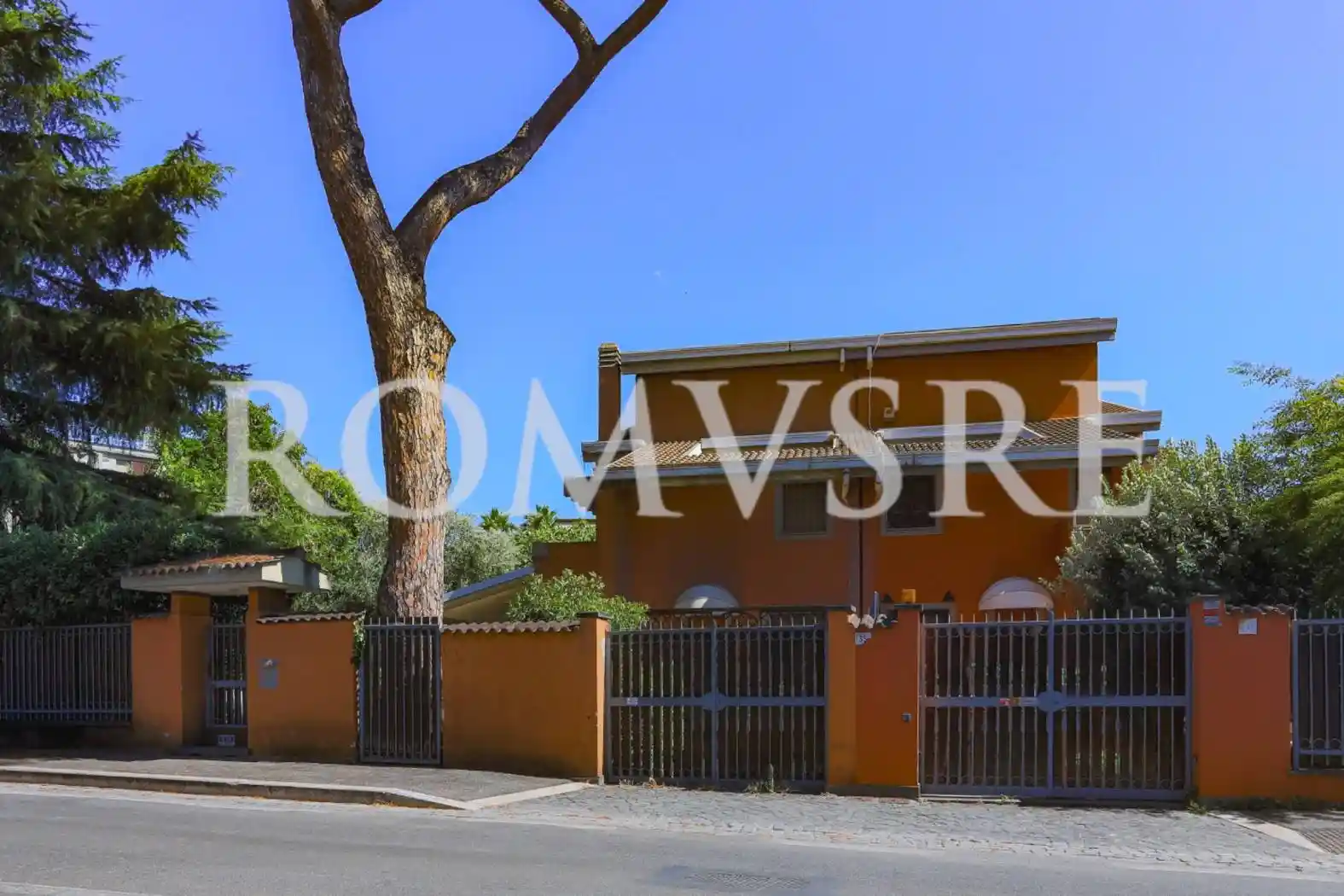 Villa bifamiliare via Euripide, Axa, Roma - foto 3