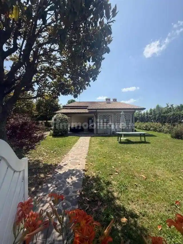 Casa indipendente in vendita a Camaiore