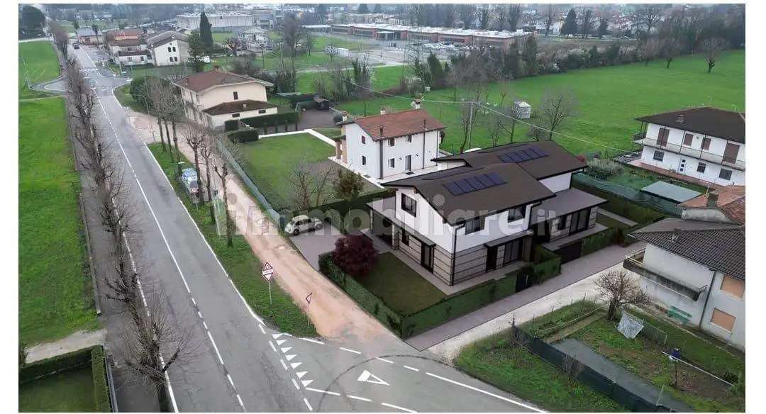 Casa indipendente in vendita a Zanè