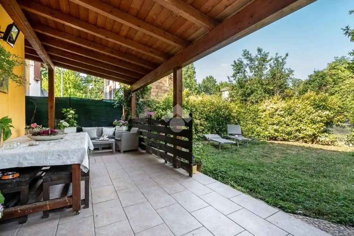 Casa indipendente in vendita a Gattatico