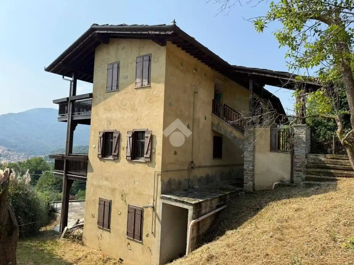 Casa indipendente in vendita a Lanzo Torinese