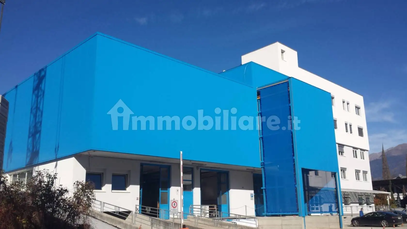 Palazzo - Edificio in Affitto - foto 2