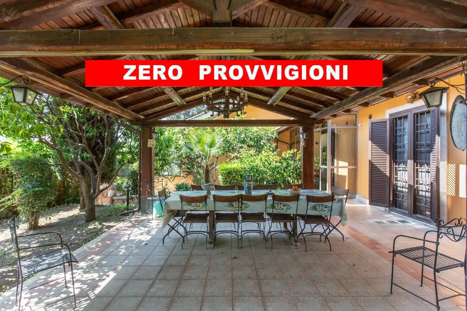 Villa plurifamiliare in vendita a Roma