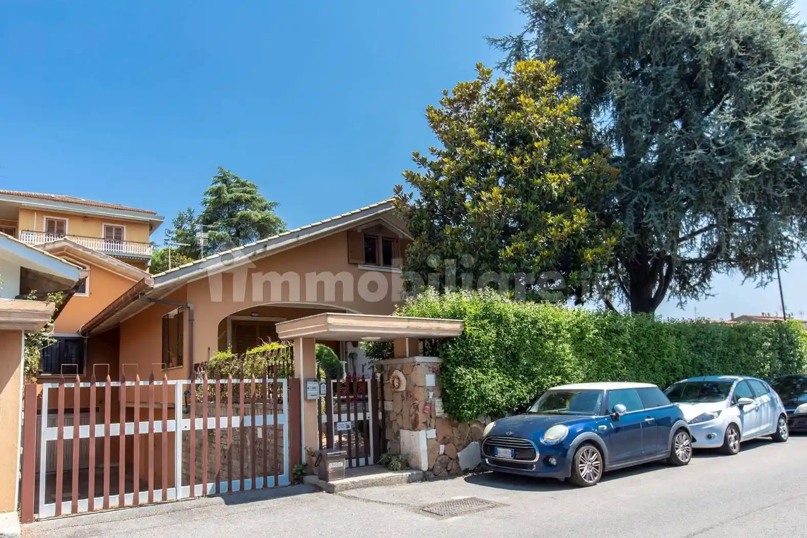 Villa plurifamiliare via della Marranella di Marino 36, Morena, Roma - foto 3