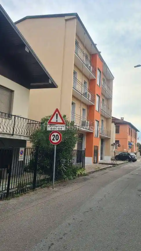 Appartamento in affitto a Rosate