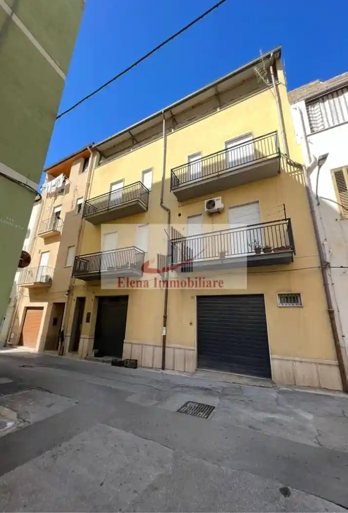 Palazzo - Edificio in vendita a Alcamo