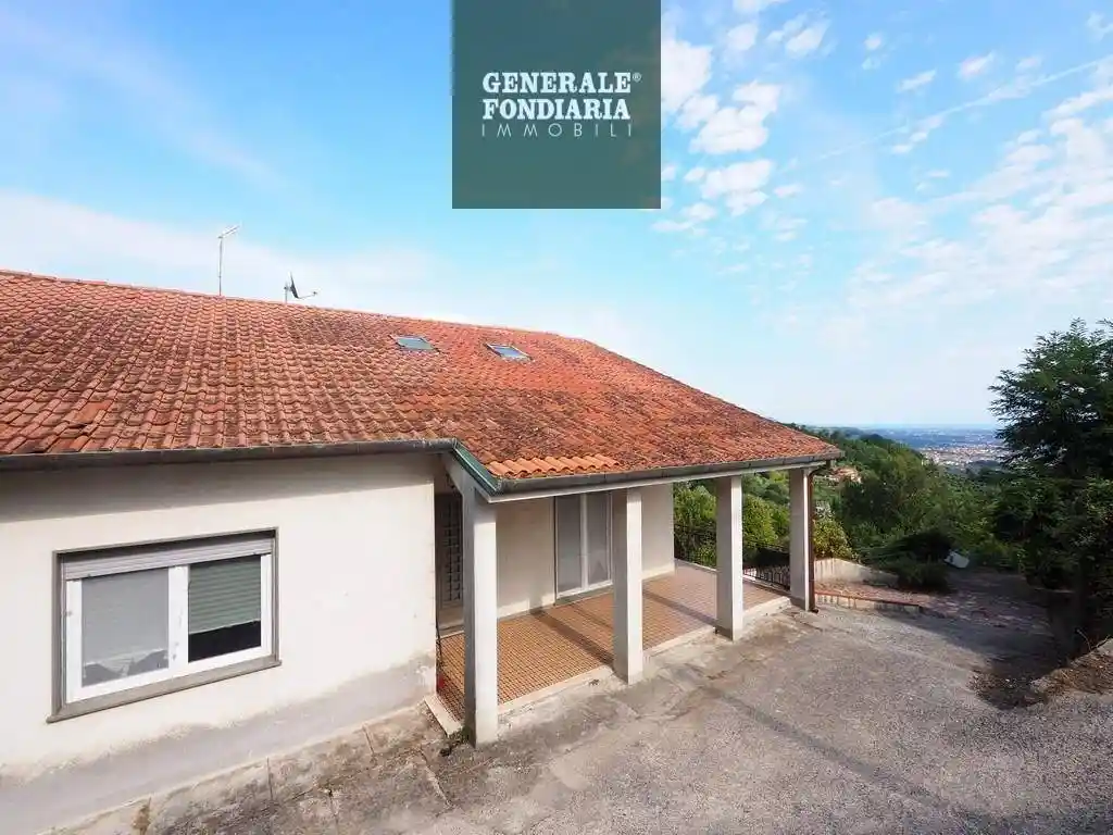 Villa in vendita a Bolano