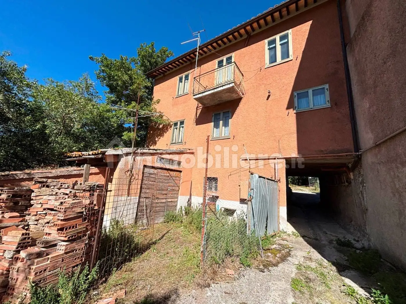 Casa indipendente in vendita a Fiuminata