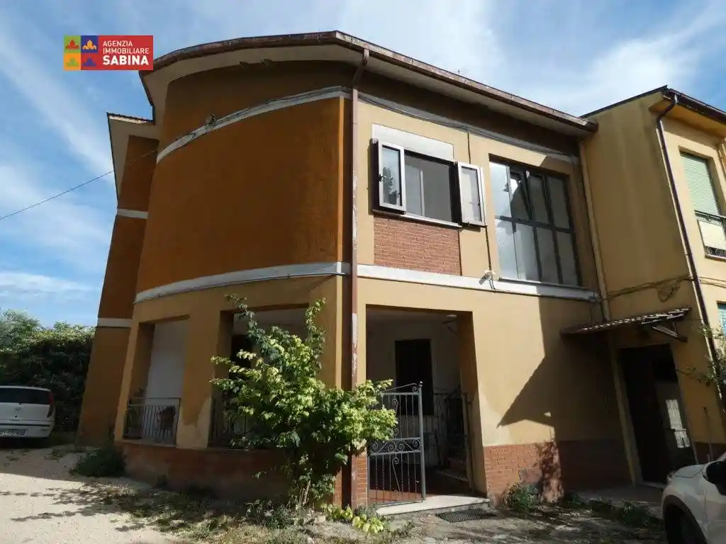 Appartamento in affitto a Forano