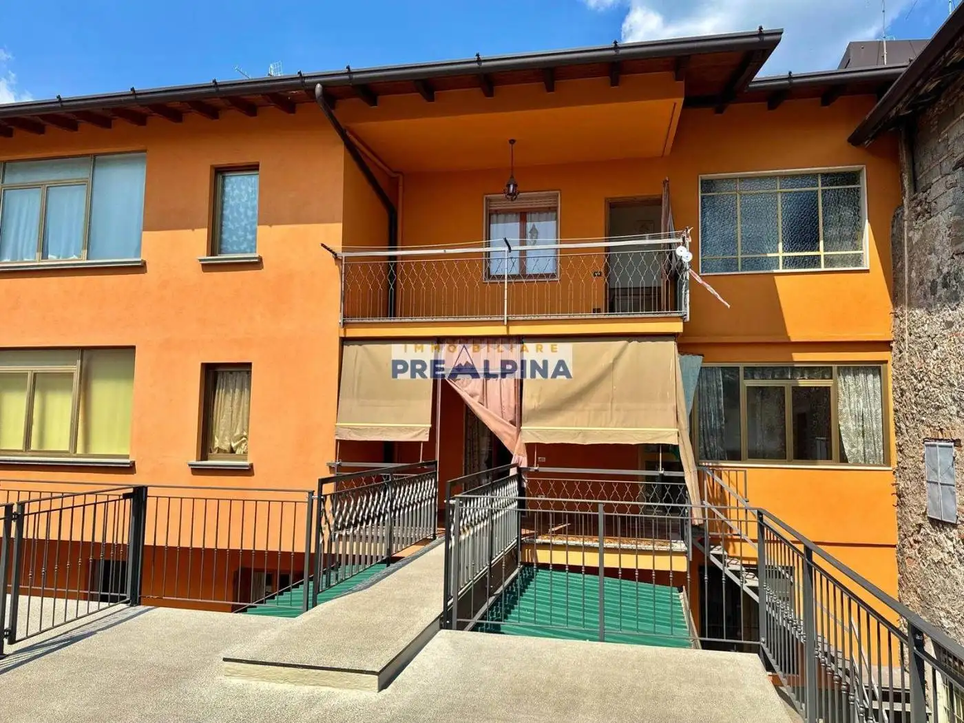 Casa indipendente in vendita a Casnigo