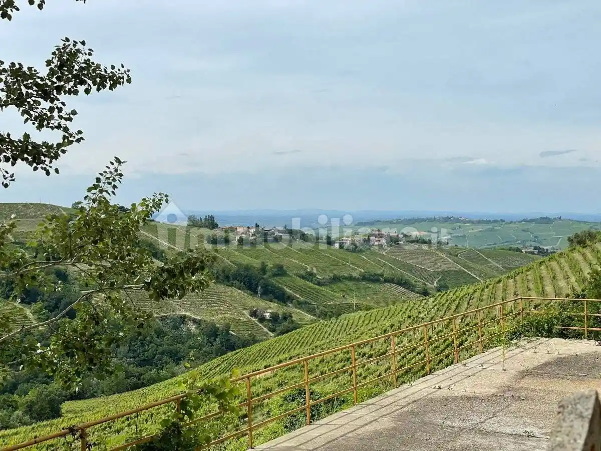 Trilocale Strada San Carlo 2, Centro, Castiglione Tinella - foto 2