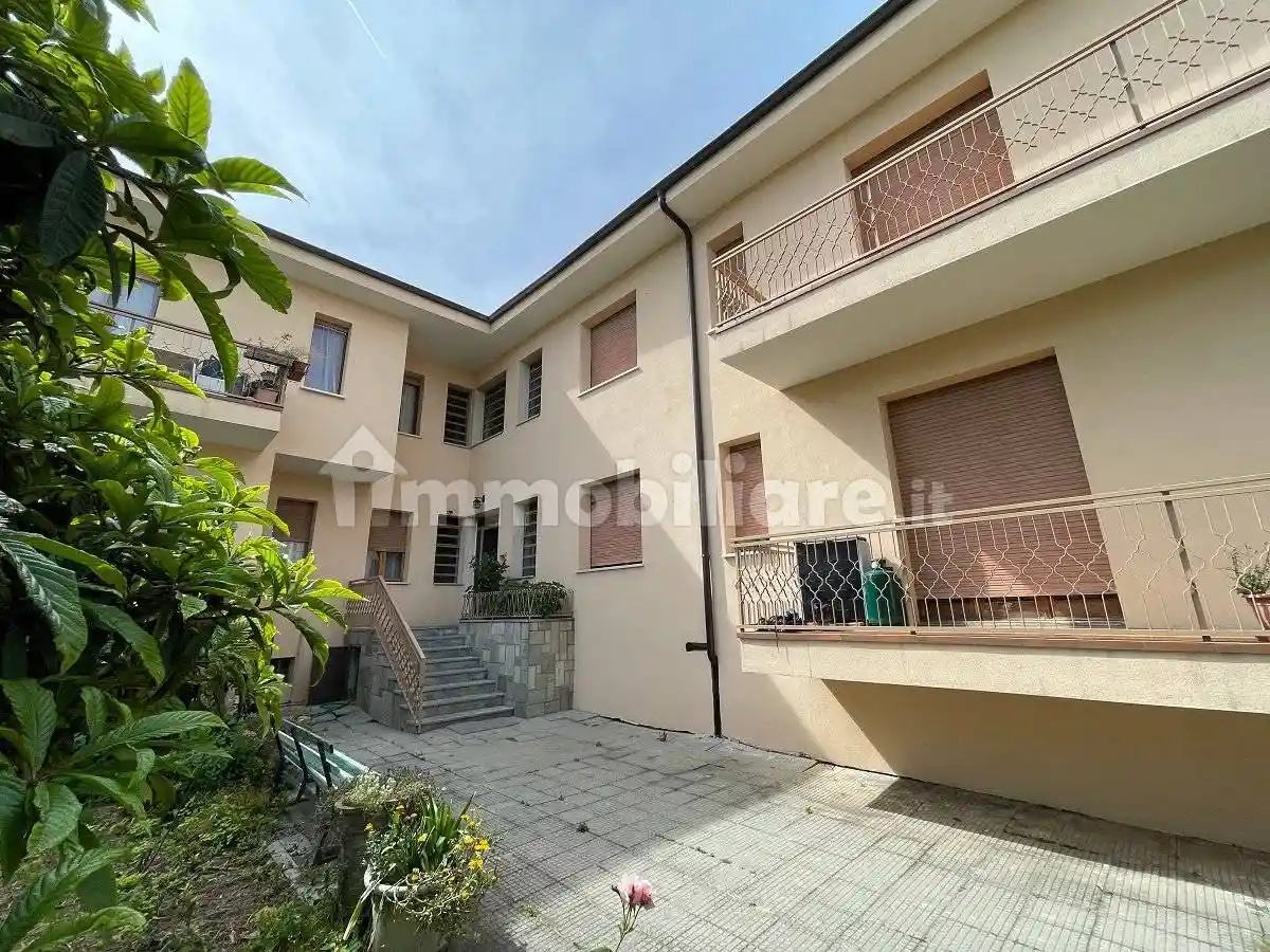 Trilocale Strada San Carlo 2, Centro, Castiglione Tinella - foto 4