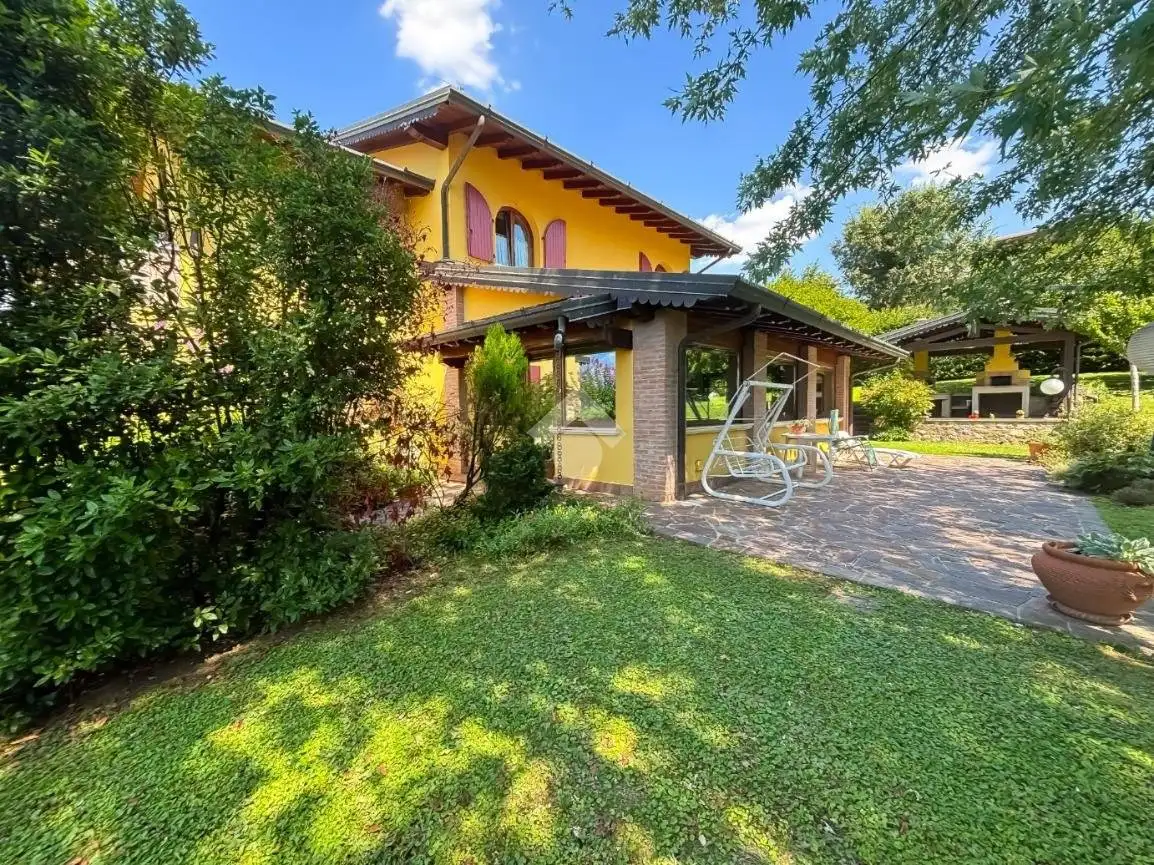 Villa in vendita a Passirano