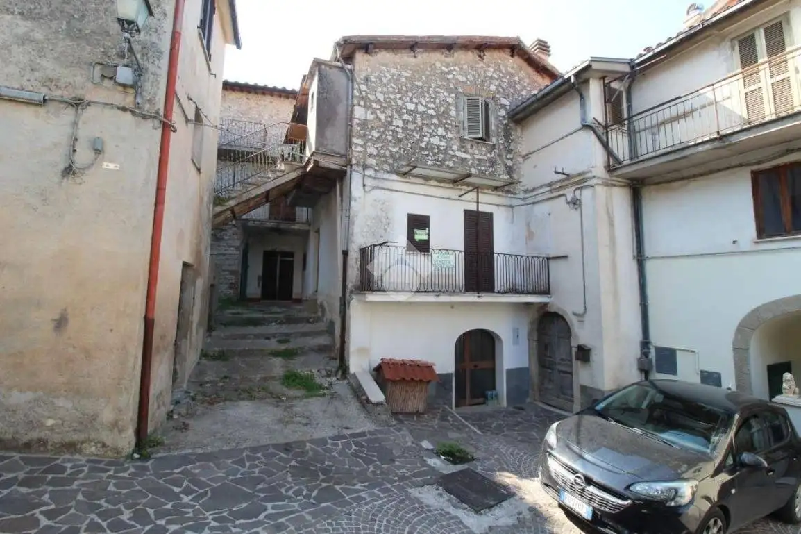 Appartamento in vendita a Scandriglia