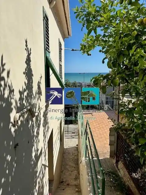 Casa indipendente in vendita a Falconara Marittima