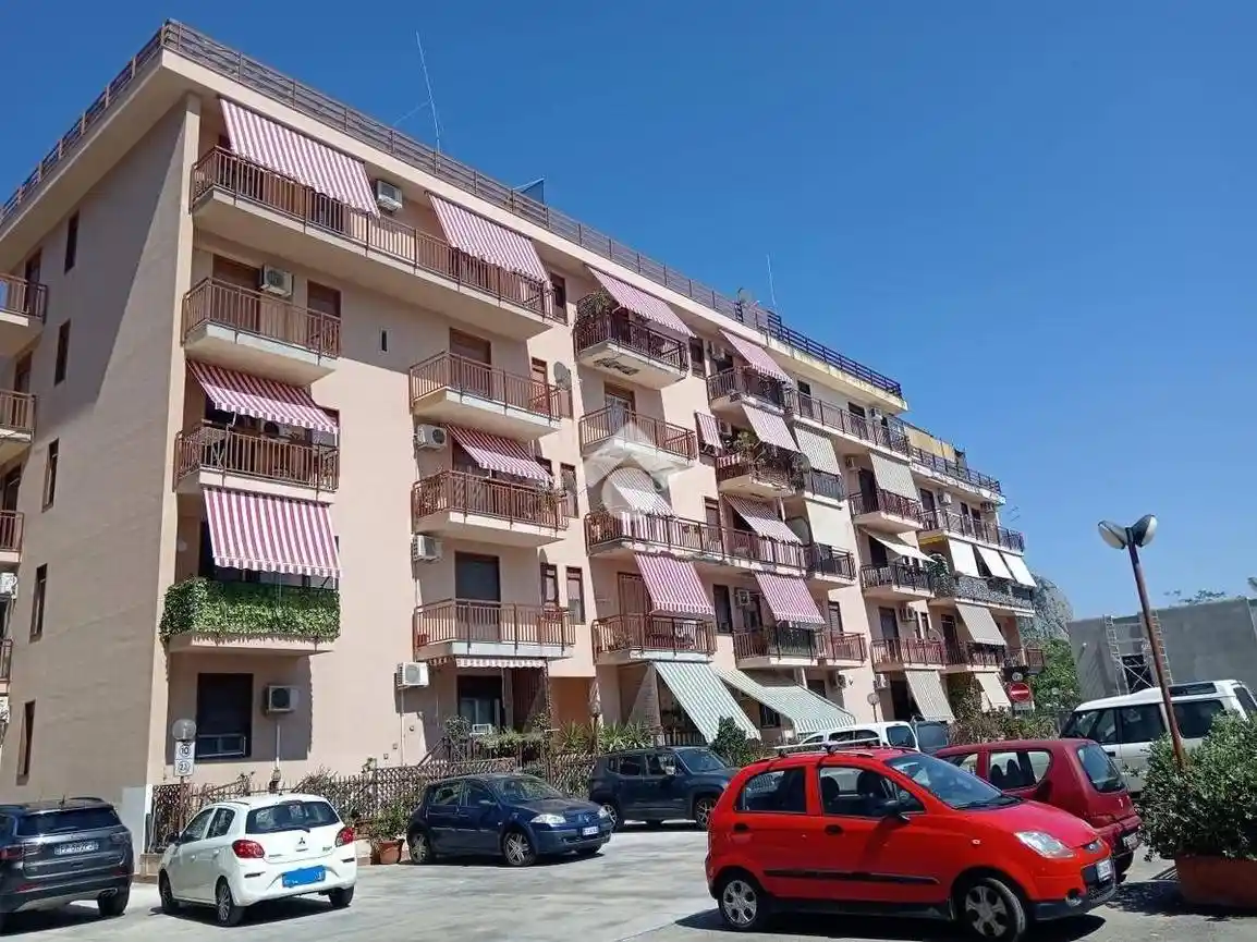 Appartamento in vendita a Palermo