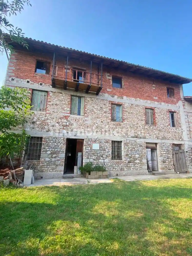 Rustico - Casale in vendita a Tavagnacco