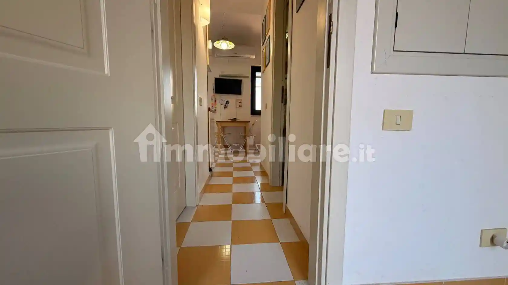 Appartamento in vendita a Campofelice di Roccella