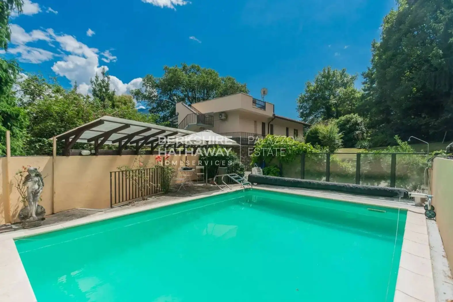 Villa in vendita a Pianello del Lario