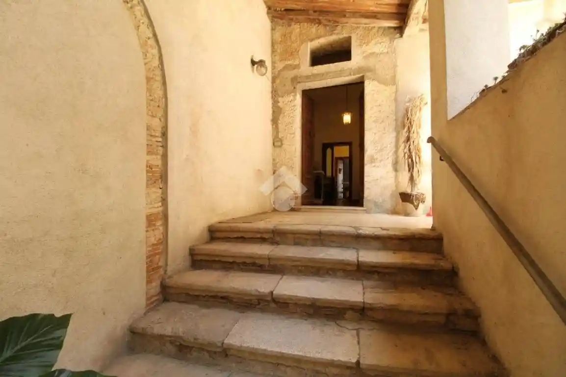 Quadrilocale via Don Gaetano Mauro 13, Centro, Montalto Uffugo - foto 2